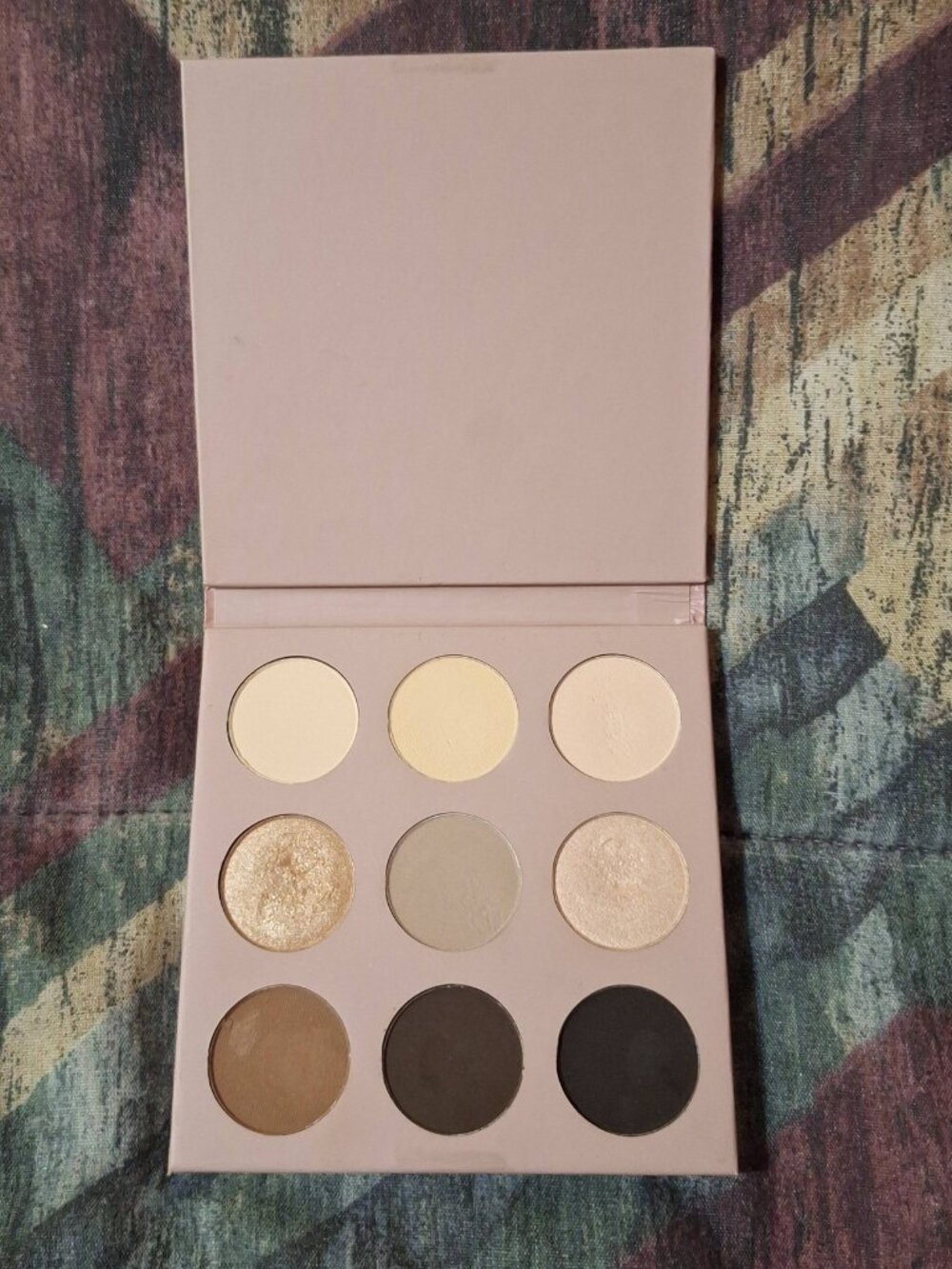 Cargo Cosmetics Nude Beach Eyeshadow Palette (BoxyCharm) – Used